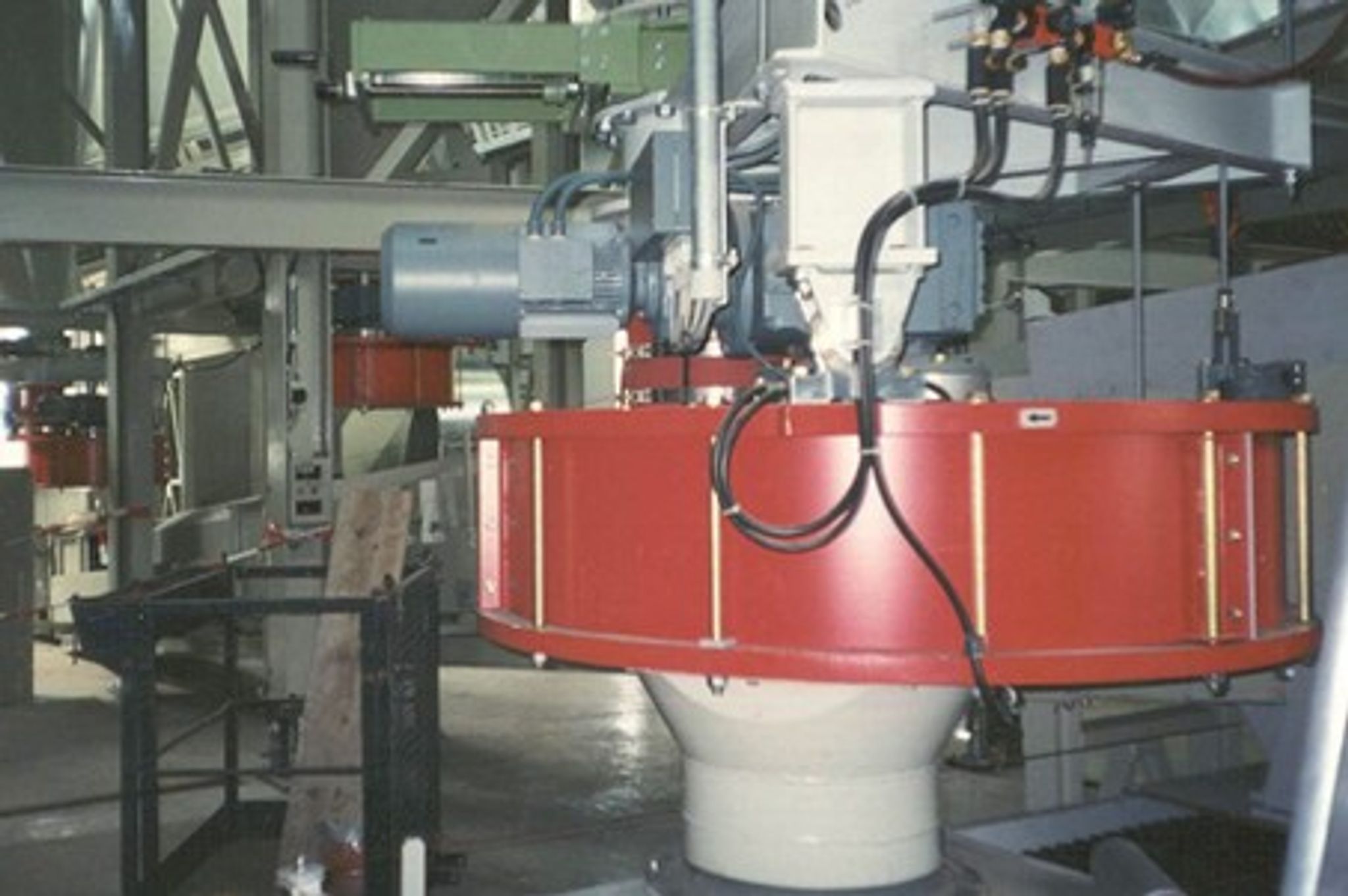 TRW feeding -cement mill