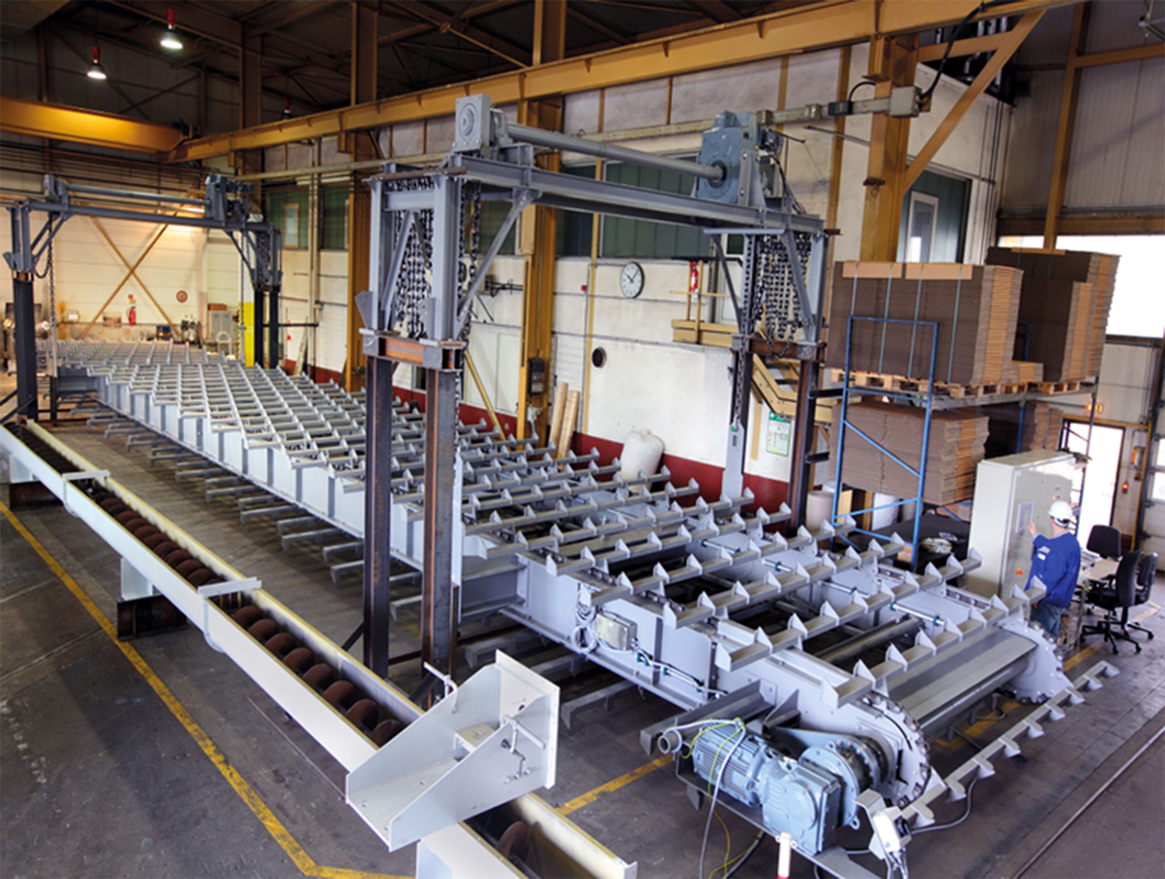 Feedex overhead reclaimer